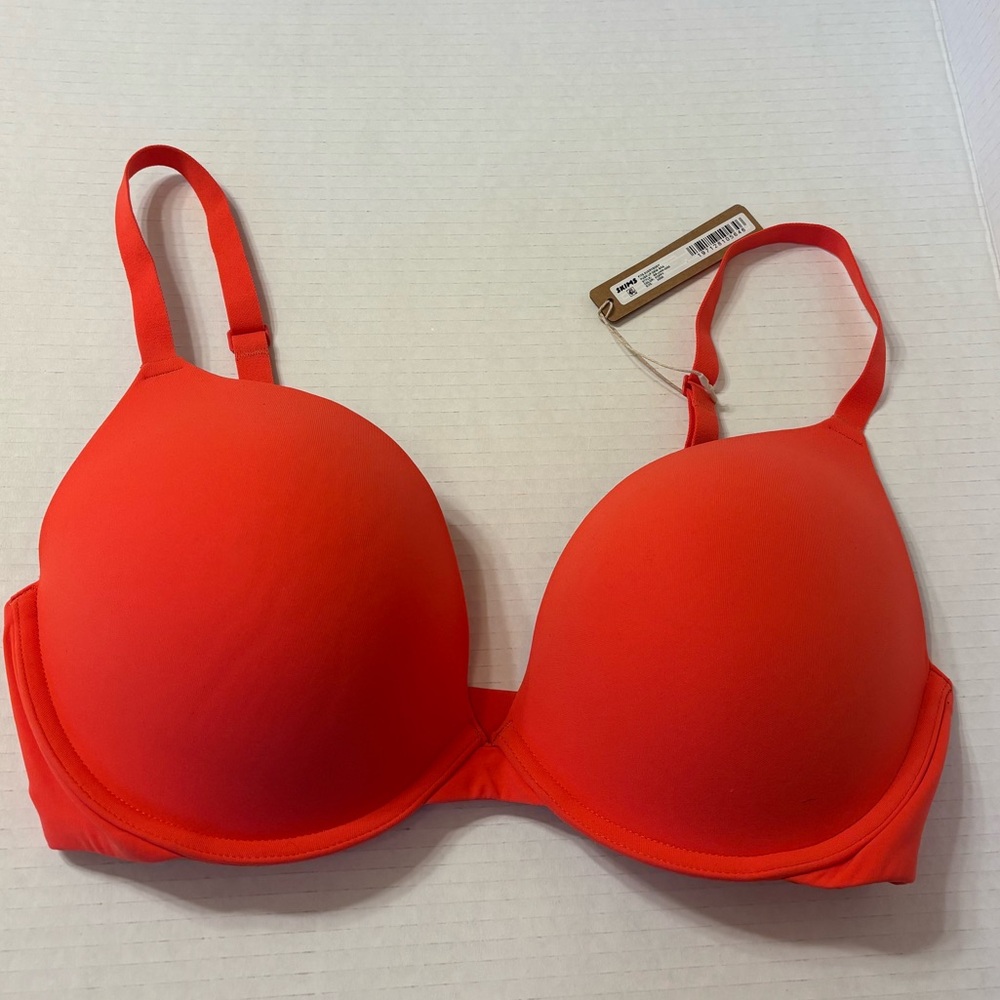 SKIMS NWT FitsEverybody PushUp Bra Limited Edition-no longer selling Poppy color